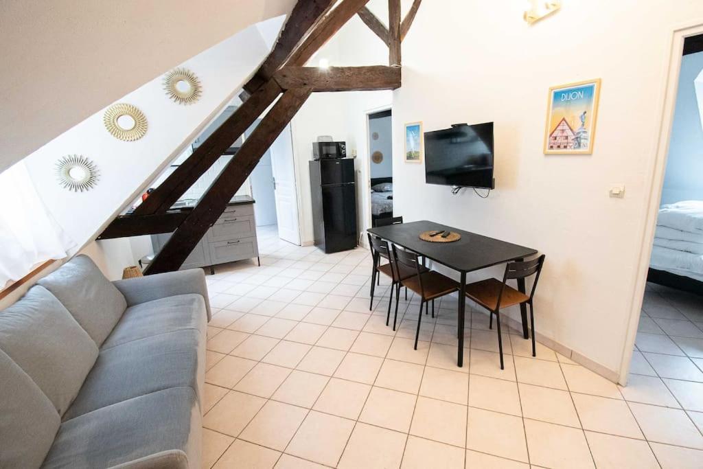 Residence Le Zola Compose De 3 Appartements Distincts En Hyper Centre De Dijon Avec Wifi Екстер'єр фото