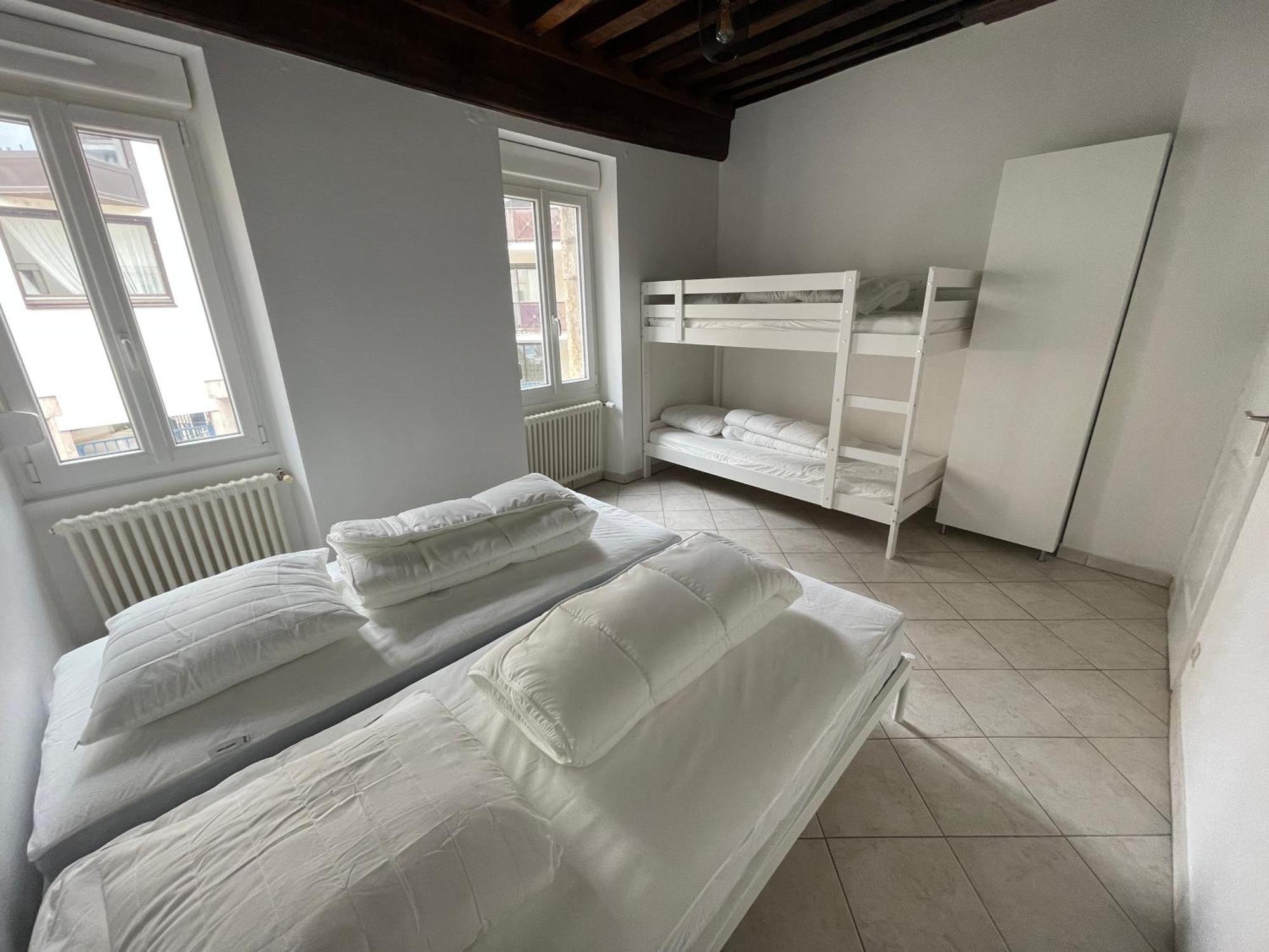 Residence Le Zola Compose De 3 Appartements Distincts En Hyper Centre De Dijon Avec Wifi Екстер'єр фото