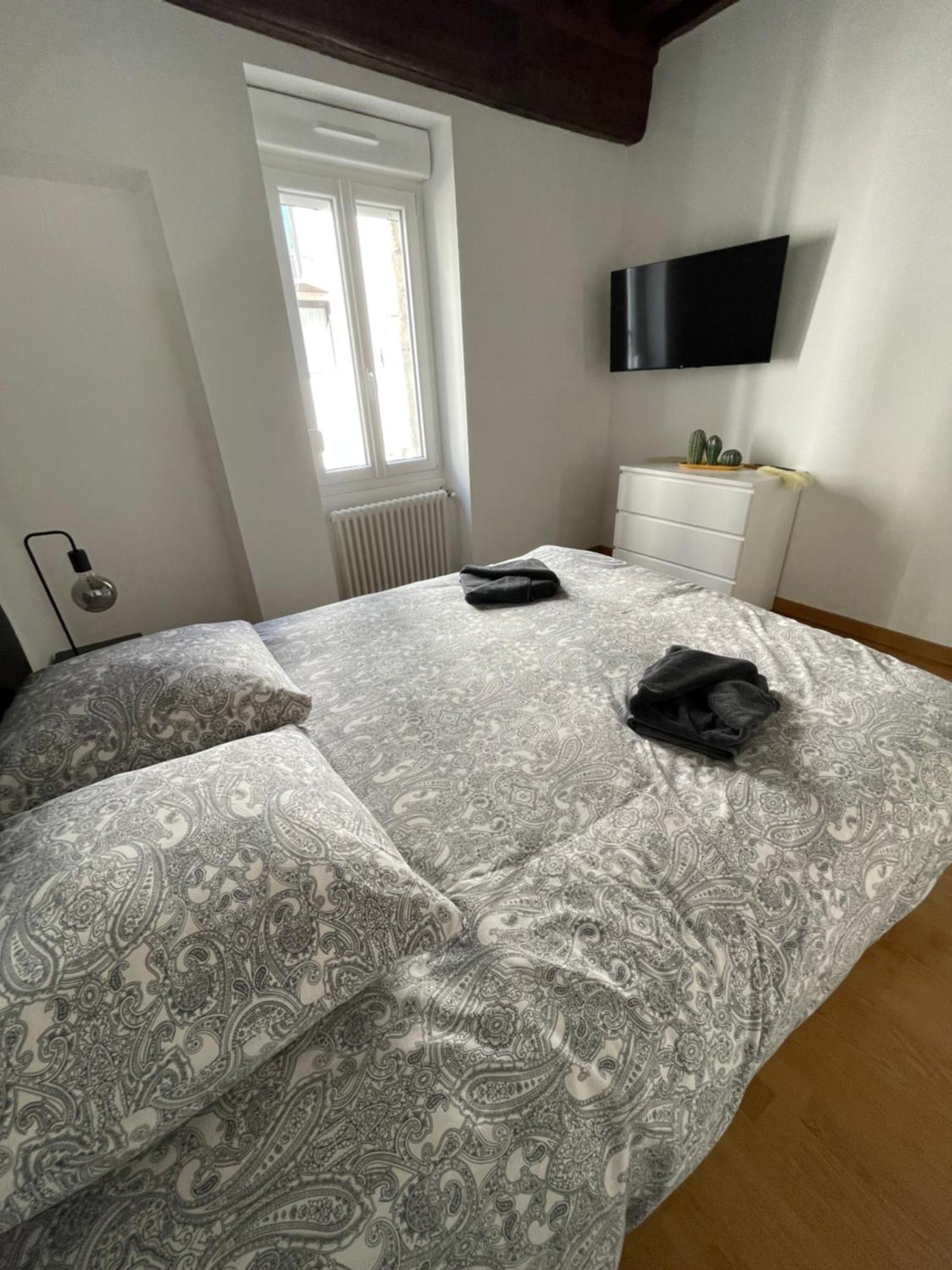 Residence Le Zola Compose De 3 Appartements Distincts En Hyper Centre De Dijon Avec Wifi Екстер'єр фото